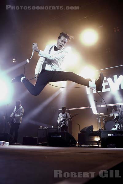 THE HIVES - 2019-07-06 - HEROUVILLE SAINT CLAIR - Chateau de Beauregard - Scene Beauregard - Per Almqvist - Arne Christian Jääskeläinen - Karl Johan Marcus Gustavsson - Mikael Karlsson Åström